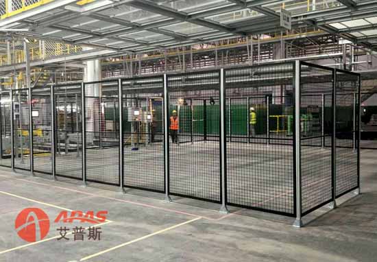 鋁合金導(dǎo)軌防護(hù)圍欄